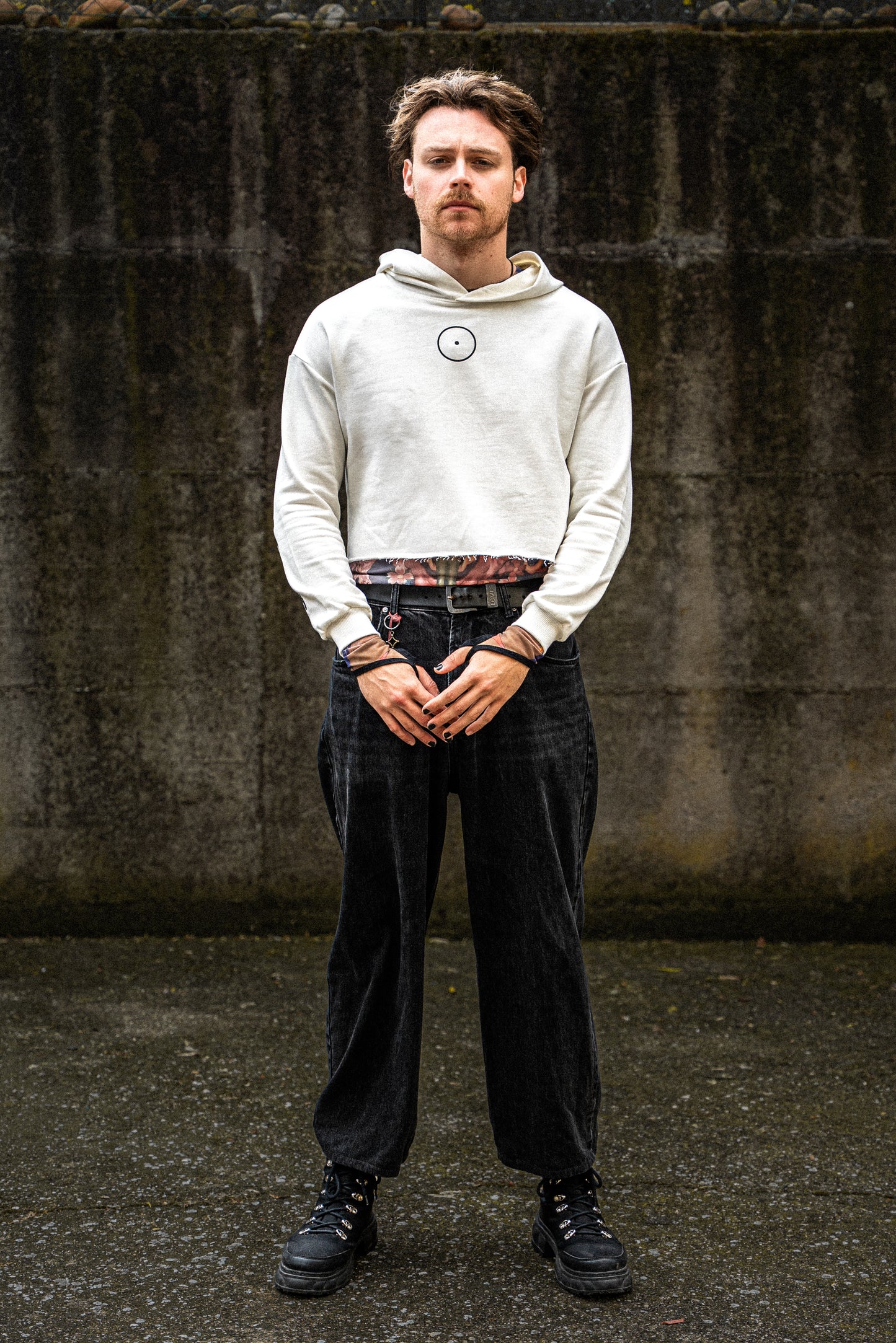 WHITEHOLE Cropped Hoodie